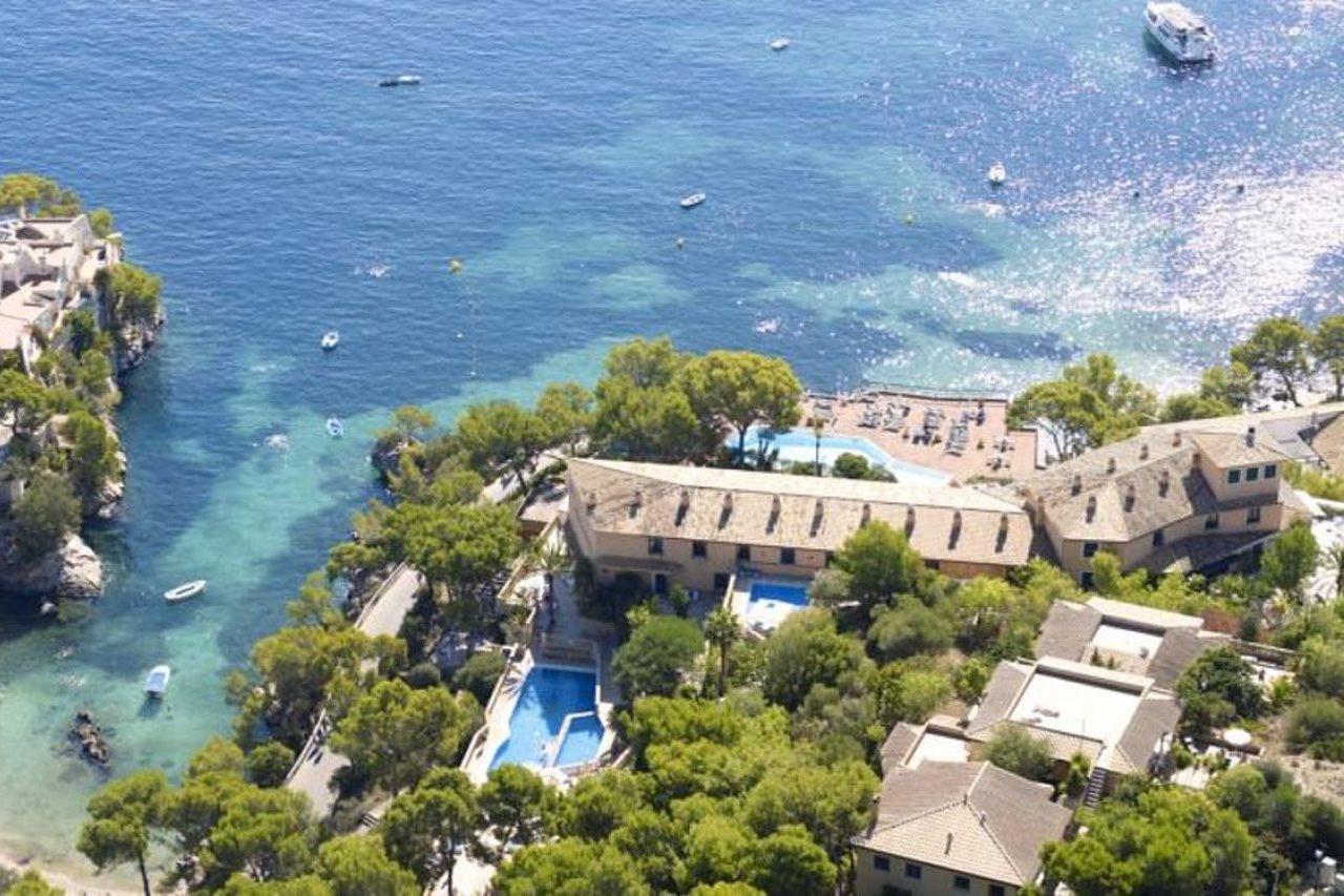 Hotel Petit Cala Fornells Peguera Exterior photo