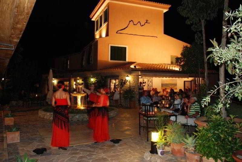 Hotel Petit Cala Fornells Peguera Exterior photo