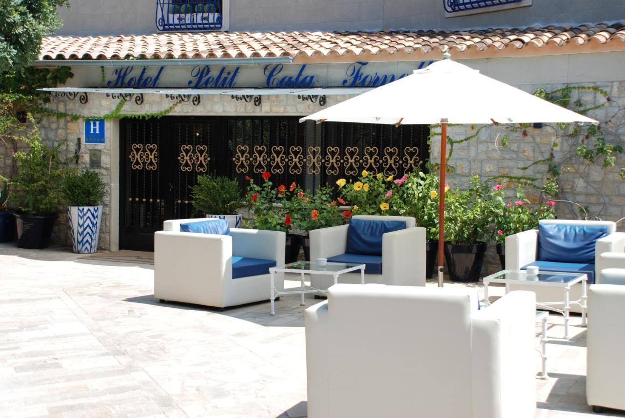 Hotel Petit Cala Fornells Peguera Exterior photo