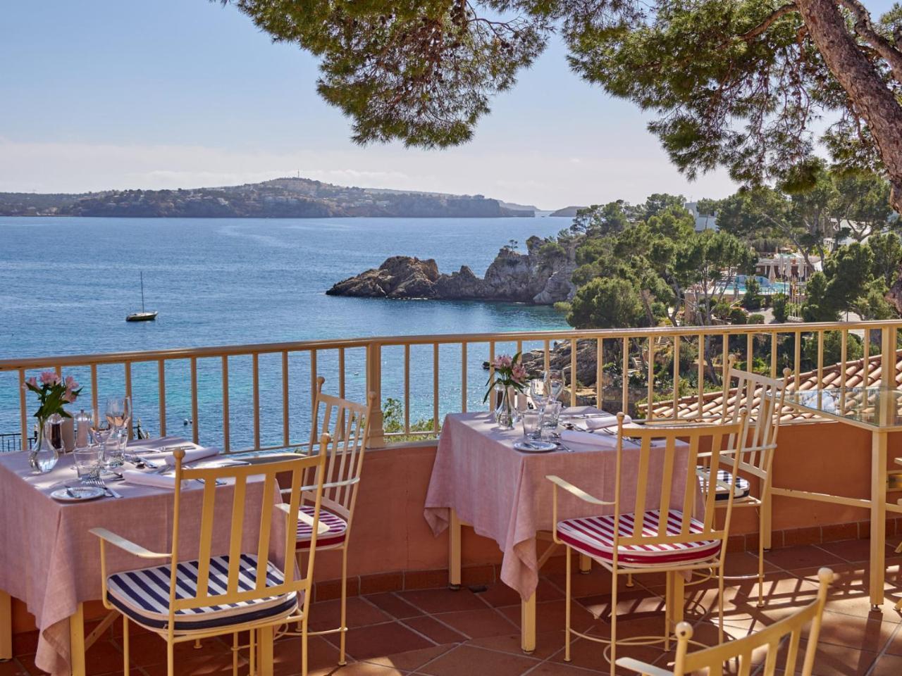 Hotel Petit Cala Fornells Peguera Exterior photo